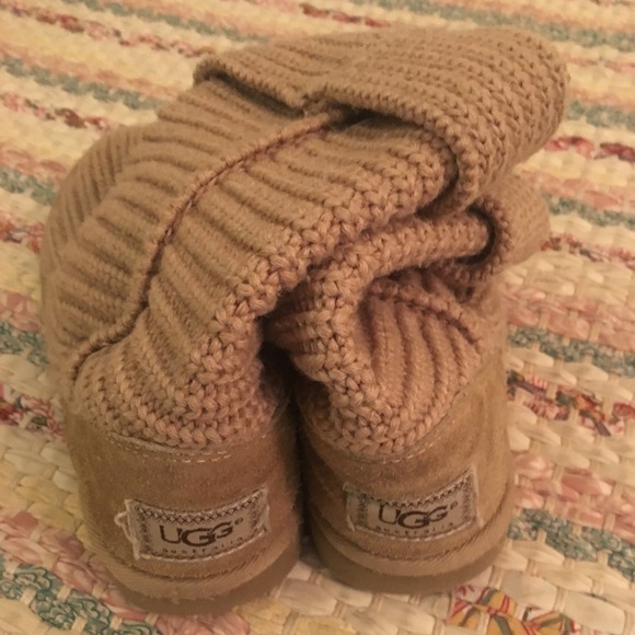Knit Uggs - Picture 2 of 2